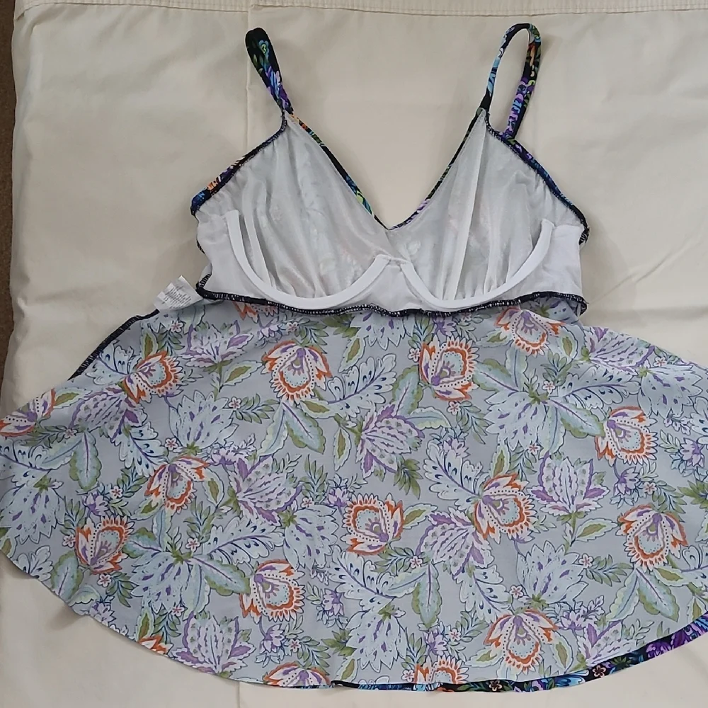 SWIM SOLUTIONS Women's Floral Swimsuit Top Tankini Size 12